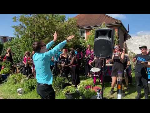 Sprinkling some Gold Dust over your Garden Party...