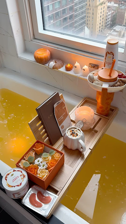 Cozy fall morning bath pt.2 🍂 #fall #relaxing #cozyseason #home #organize #snacks #bathtub #short