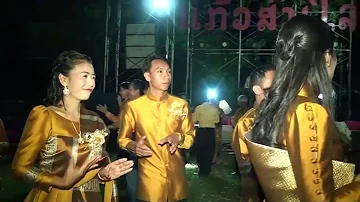 ສາວອຸດົມໄຊ สาวอุดมไช ເສບສົດໃນງານແຕ່ງ ສປປລາວ