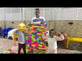 Mecca Star Is Playing With Cubes 