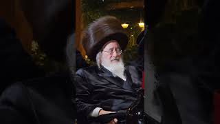 מענטשעלע • האדמו״ר מספינקא שליט״א בשמחת הבר מצווה לבן הנגיד הר״ר אשר אנשיל פייג הי״ו