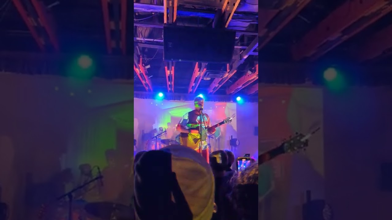 Rare Americans - Moving On (live at Crescent Ballroom)