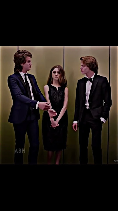 Steve x Jonathan?? 😱 // O.M.G #steveharrington #jonathanbyers #nancywheelers #strangerthings