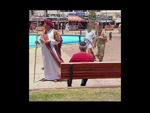 חוני המעגל - מתוך 20 שנה לקומי קומי מצלמה נסתרת
