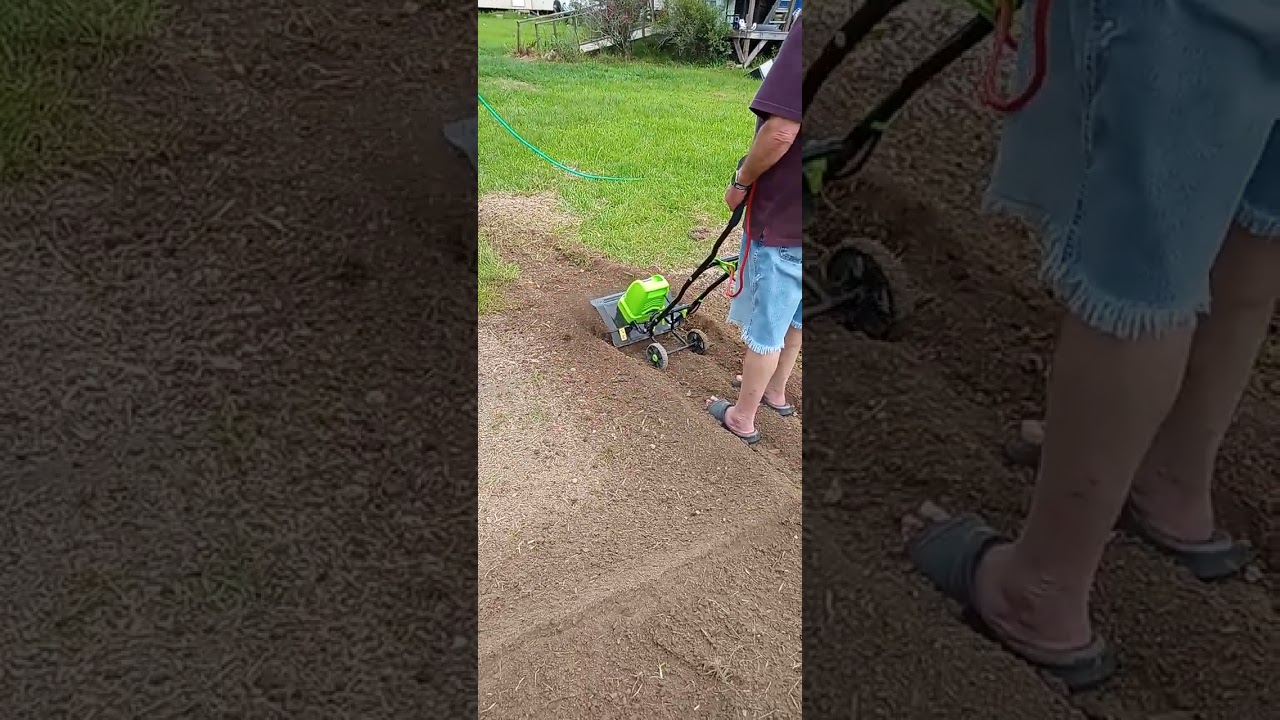 Bucotod 18 in 13.5 amp electric tiller