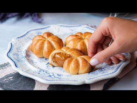 Biscoff Stuffed "Pumpkins"