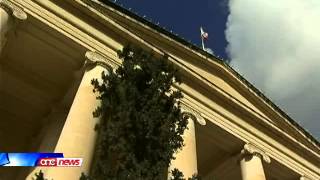 Illiberat wara li ta daqqiet ta' sikkina lil ibnu