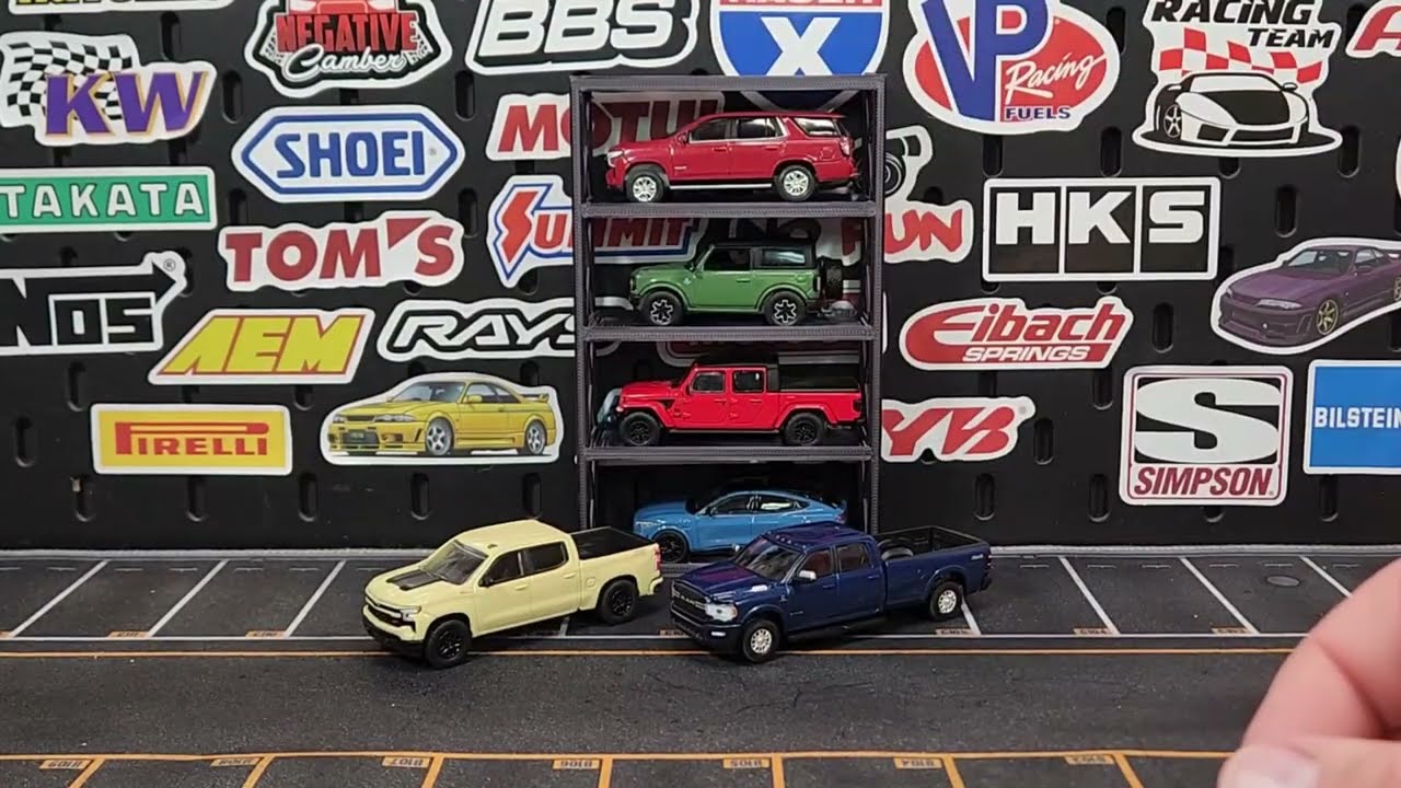 Unboxing: Greenlight Showroom Floor Series 5