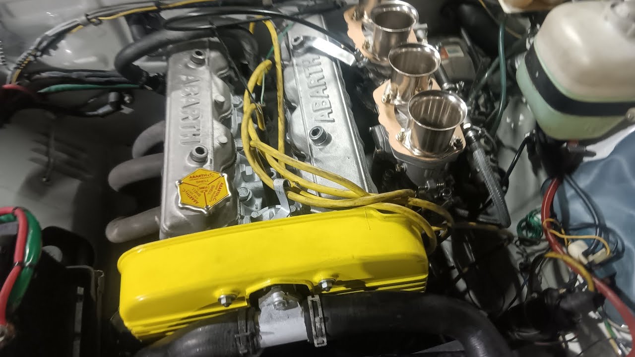 Carburando y pruebas finales al seat 124 de Miguel de la curva Almería 