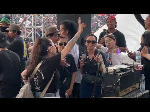 MOMONON - OH CANTIK LIVE