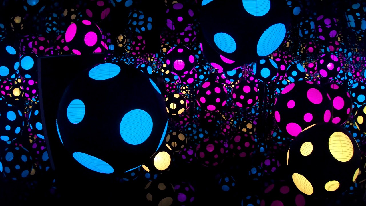 Infinity Mirrored Room My Heart Is Dancing Into The Universe By Yayoi Kusama Youtube