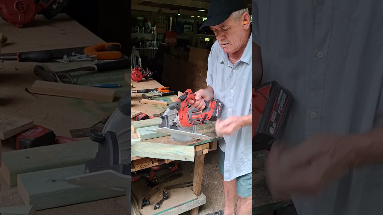 Simple bench vice. Bob's your Uncle, but I'm Ian. 