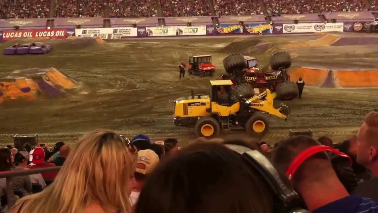 Monster Jam Gillette Stadium 2016 Freestyle Competition Part 1