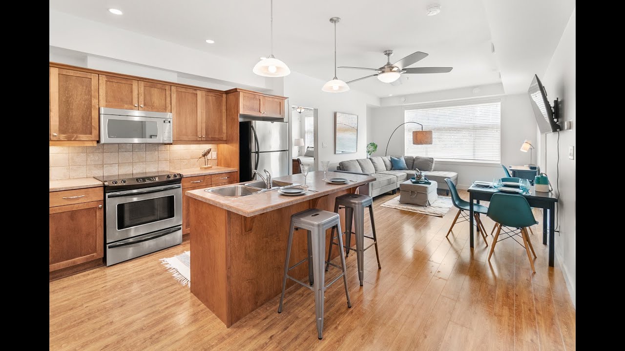 WOW 2 bed/ 2 bath on MARA LAKE w/ boat slip for under 500K!