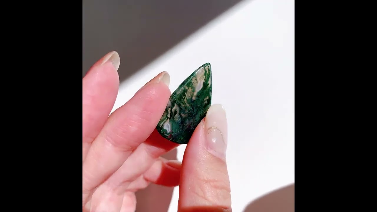 モスアゲート　タートル モスアゲートルースストーン - 天然グリーンモスアゲート宝石