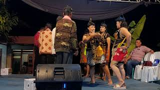 Seni: Tayub;... Lagu Joko Tuwo, Podang Kuning, Ngudo Rasa Perawan Tuwo,... group seni Madu Laras