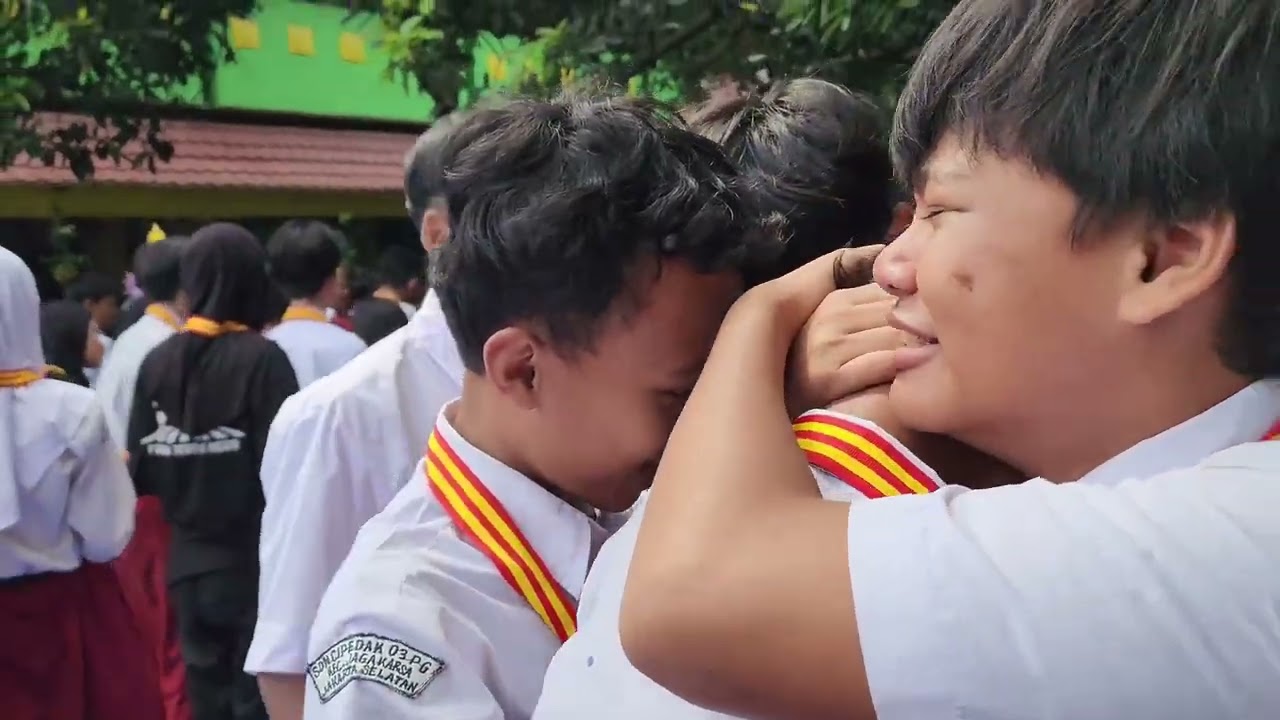 Proses Sungkeman dengan Orang Tua