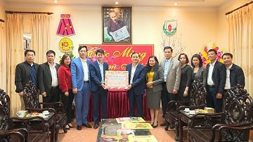 Đồng chí Chủ tịch HĐND tỉnh chúc Tết Báo Thái Nguyên và Bưu Điện tỉnh Thái Nguyên