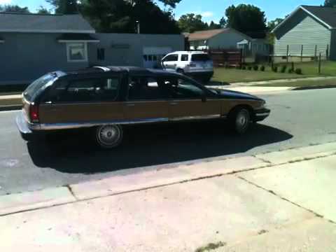 93 roadmaster wagon doing a burnout - YouTube