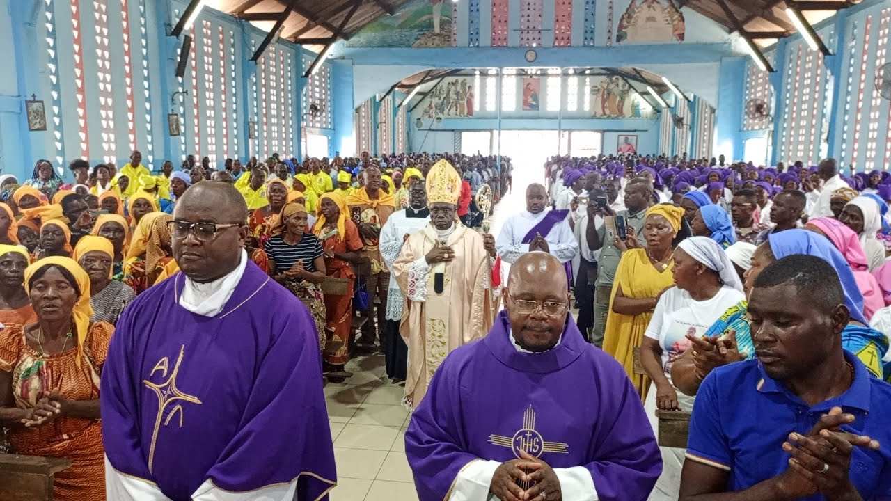 CLÔTURE DE LA VISITE CANONIQUE DE L’ARCHEVÊQUE A LA PAROISSE SAINT JEAN BOSCO