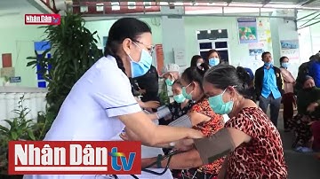 Khám bệnh, cấp thuốc miễn phí cho người dân khó khăn vùng bão lũ