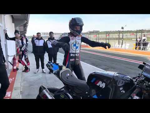 Toprak Razgatlıoğlu’nun BMW M1000RR buluşmasını takip ediyoruz. Valencia’da ilk piste çıkışı 👍🏻