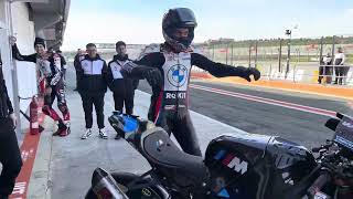 Toprak Razgatlıoğlu’nun BMW M1000RR buluşmasını takip ediyoruz. Valencia’da ilk piste çıkışı 👍🏻