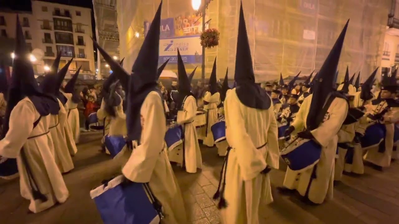 Espectacular La Piedad en Calle Alfonso Semana Santa Zaragoza 2023