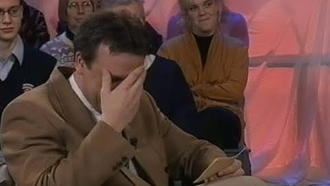 Presentator krijgt de slappe lach | IN DE GLORIA
