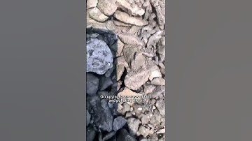 Coal gangue is solid waste discharged during coal mining and coal washing.