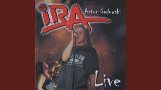 Video thumbnail of "Ira - Twój Cały Świat (Live)"