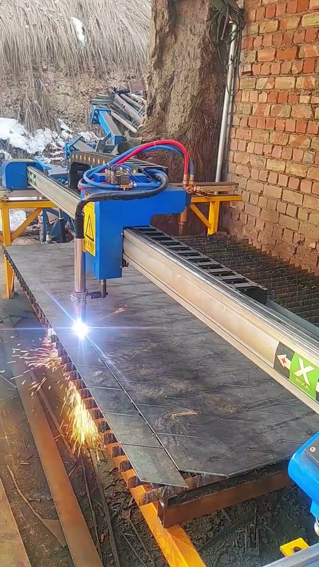 Laser cutting process of iron sheet- Good tools and machinery make work easy
