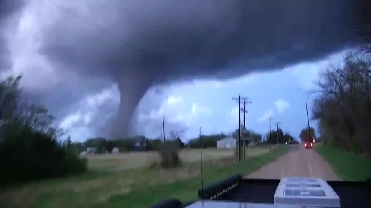 Large tornado touches down in Kansas - YouTube