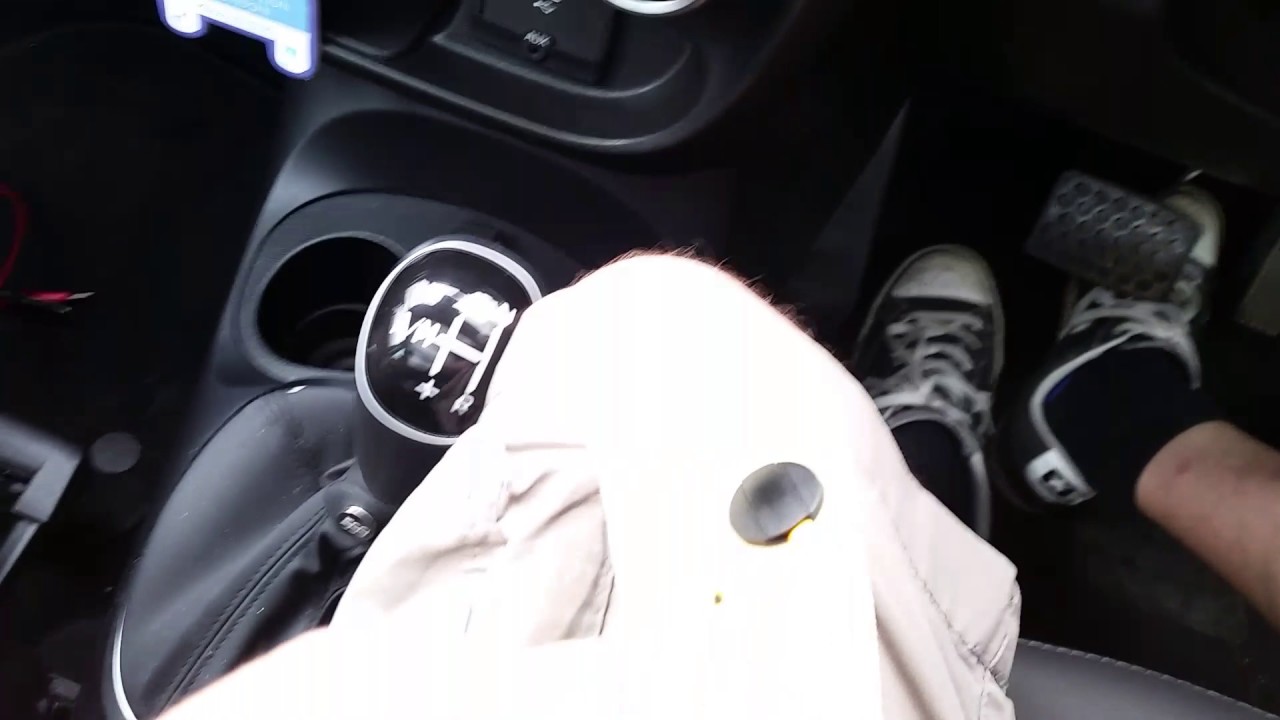 Fiat 500L radio removal, DAB fault. YouTube