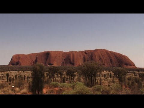 Vídeo: O Famoso Site De Turismo Australiano Uluru Estará Fora Dos Limites Dos Escaladores