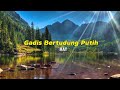 GADIS BERTUDUNG PUTIH - MAY