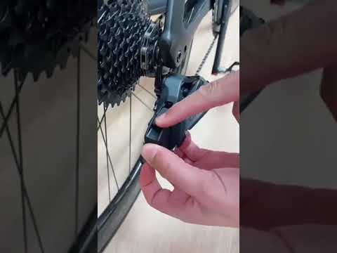 Video: ¿Por qué Froome no pudo usar la bicicleta de servicio neutral?