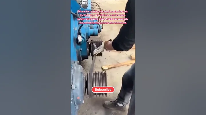 Genius Mechanics Trick! 🤯 Safely Remove V-Belt with a Cloth #how #tips #tricks #lifehacks #machine