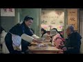 老头千里寻子!路边摊面馆深夜12点生意火爆,面馆看着老头可怜送了老头一碗面,老头一吃就尝出来原因,这碗面出自离家二十年的儿子之手!