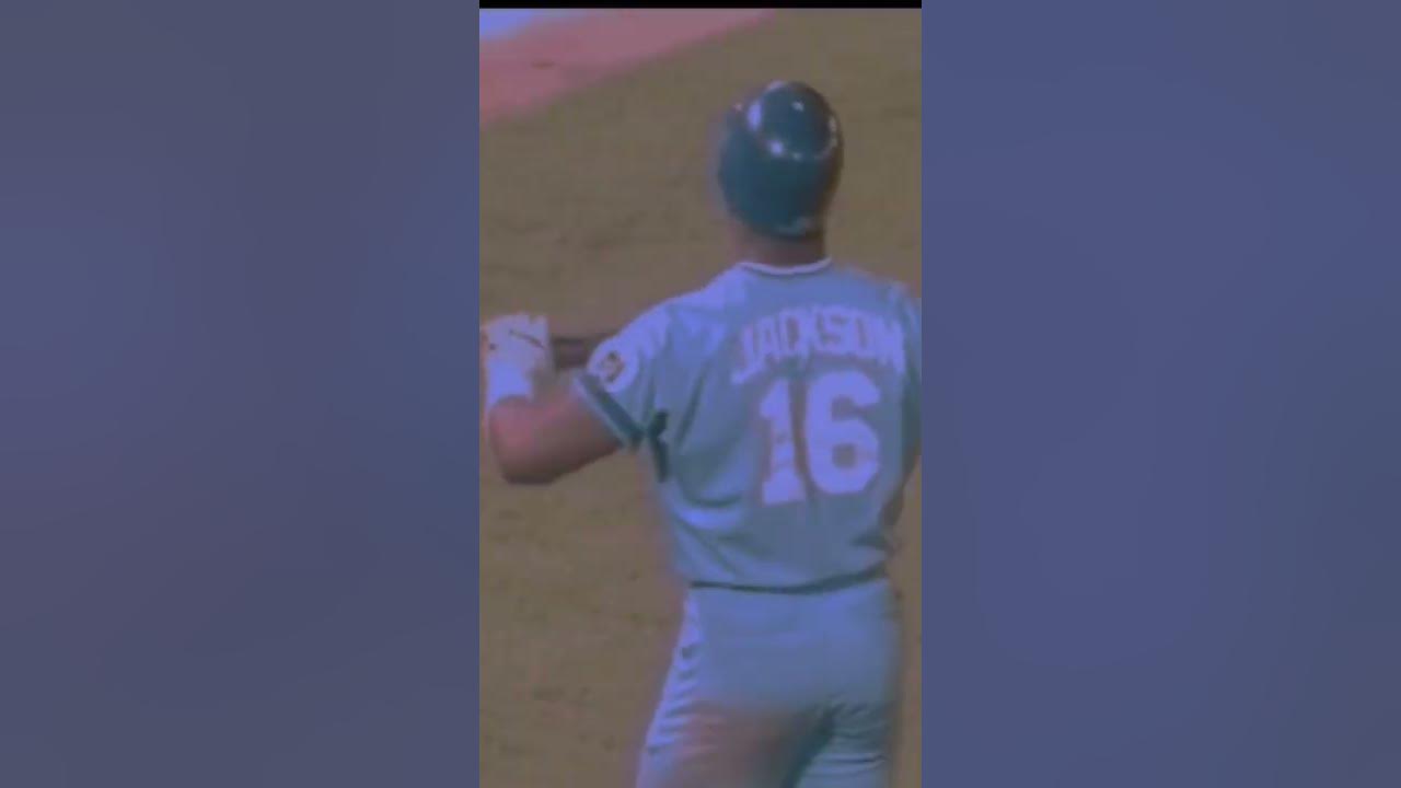 Bo Jackson breaks bat over helmet😂 #shorts - YouTube