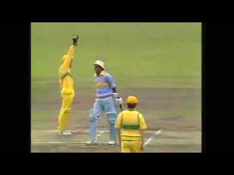 Mohinder Amarnath OUT Handling the ball !!(Ind vs aus cricket) Funny cricket dismissal.