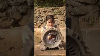 The 30-year-old motor got flooded, and the boss asked me to help repair it,Awesome!
