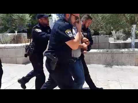 قوات الاحتلال تعتقل بسام أبو ناب أثناء دخوله المسجد الأقصى عند باب الأسباط