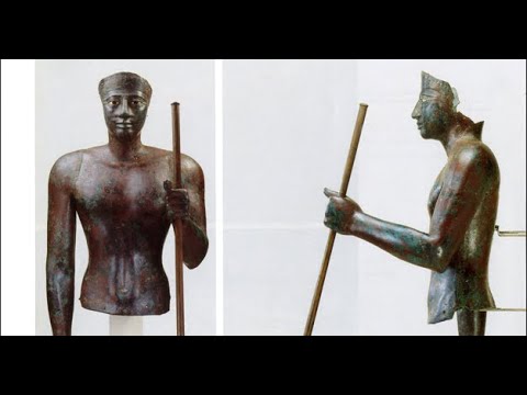 16 تمثال ببي الأول بالمتحف المصري