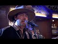 Waylon speelt heerlijk nummer 'Thanks, But No Than - RTL LATE NIGHT