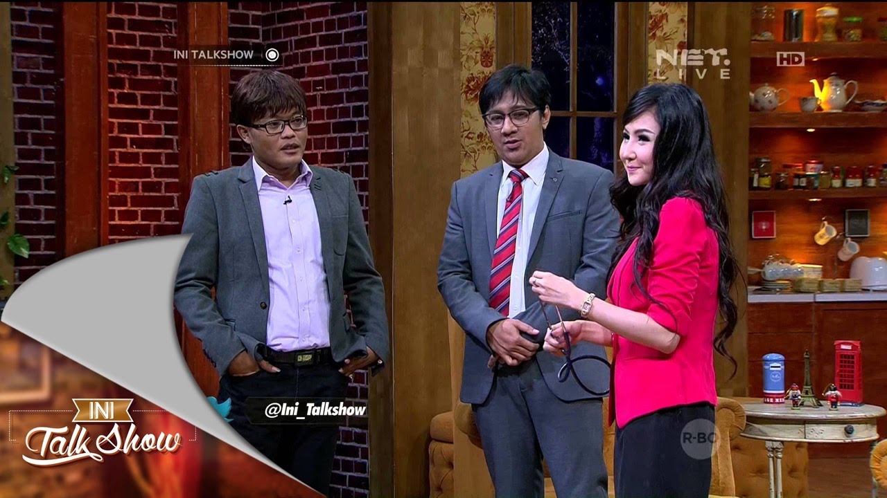 Hammomda sexy singlimni kordim va uni sikdim.