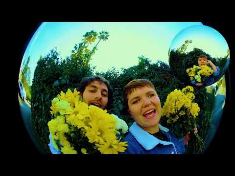 Putar Sensitive Heart (feat. Jax Anderson) - Yoke Lore