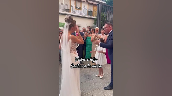 Canto en mi boda a la novia junto a nuestra hija.