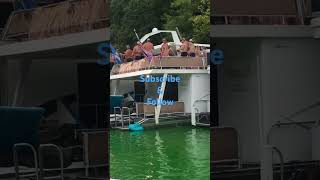 Party Cove Lake Cumberland During Poker Run Weekend😎  #party #pokerrun #cruising