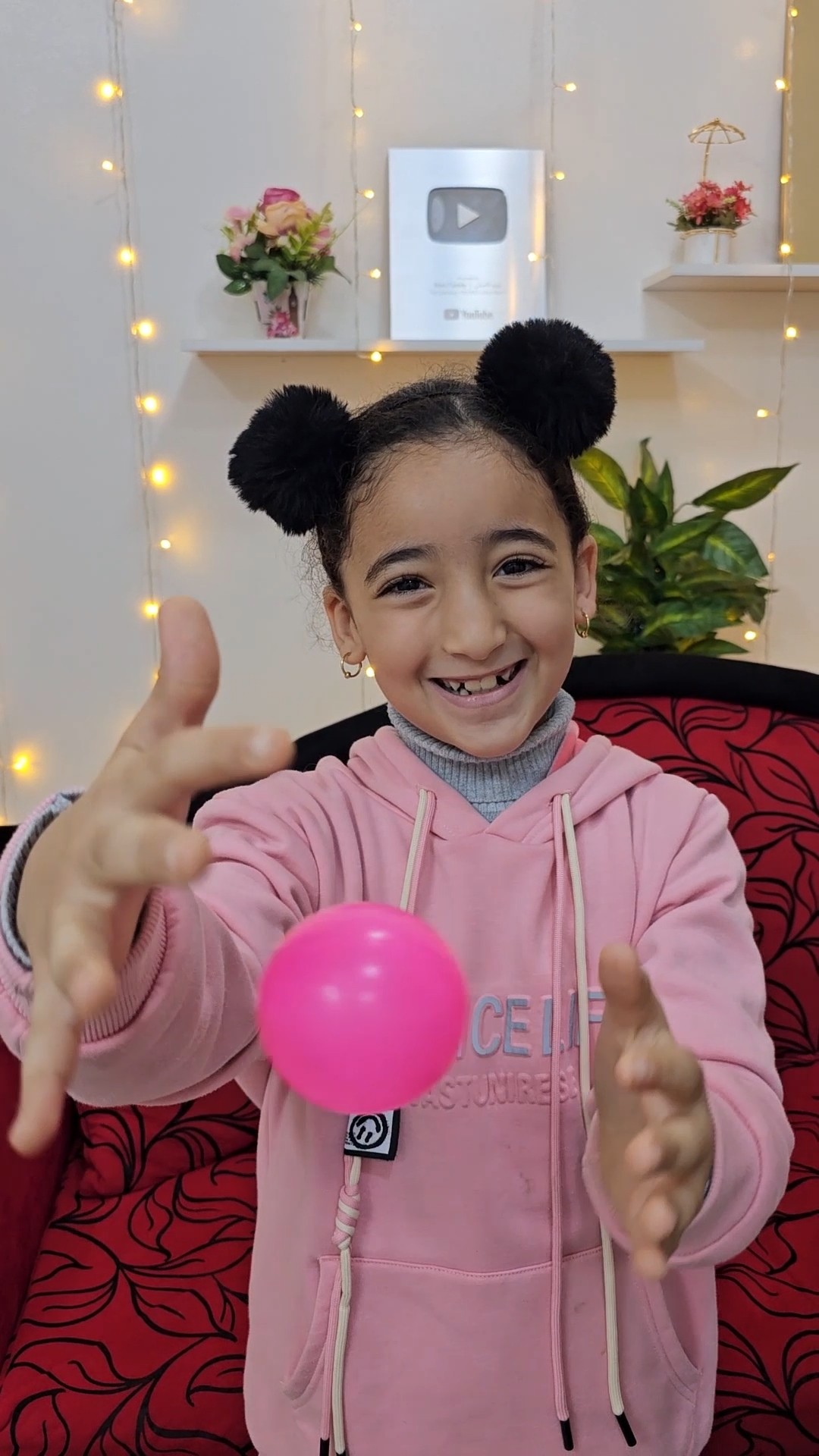 الكورة السحرية⚽️ (طايره فى الهوا لوحدها???) #shorts